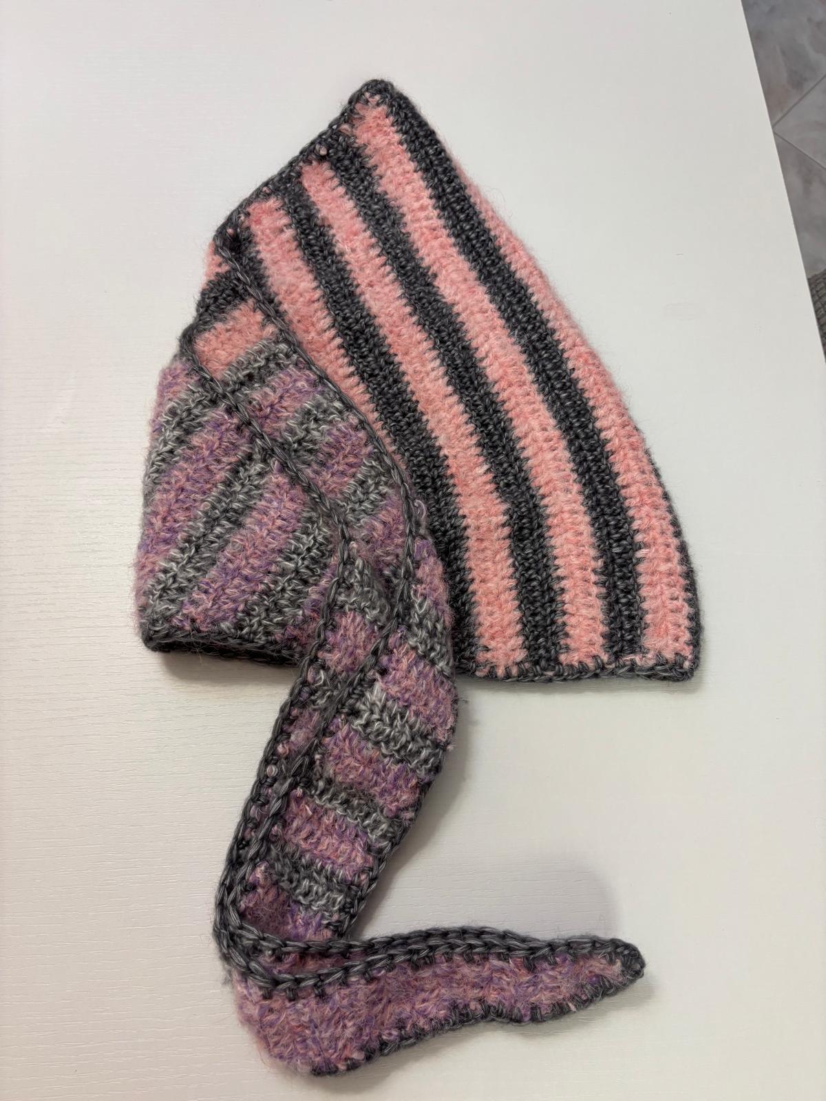 Capucha Bonnet de Crochet - Misty Blossom 🌷🩶