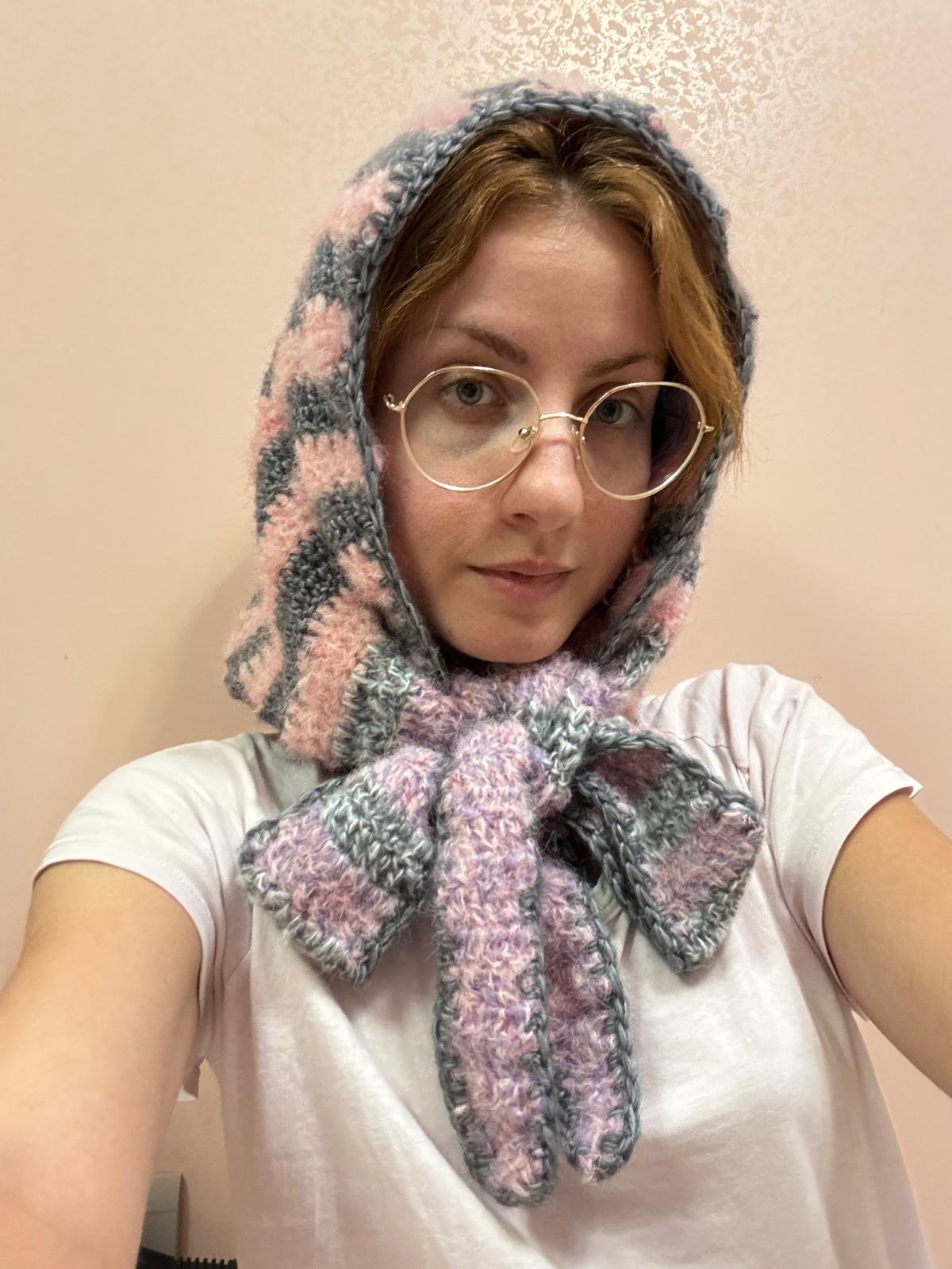 Capucha Bonnet de Crochet - Misty Blossom 🌷🩶