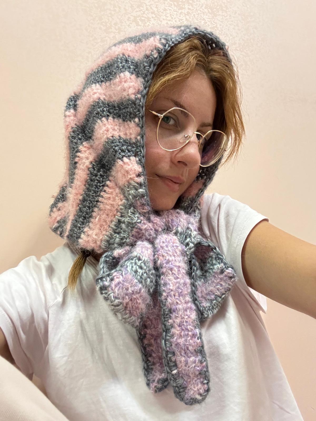 Capucha Bonnet de Crochet - Misty Blossom 🌷🩶