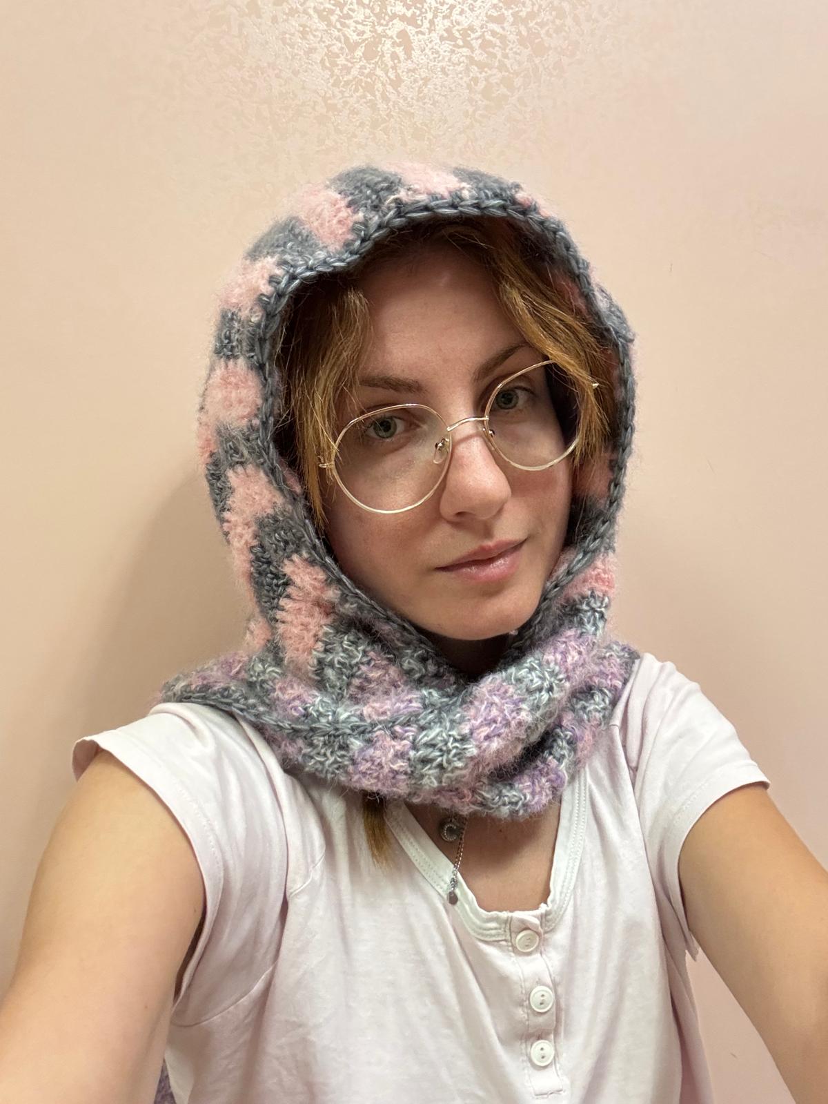 Capucha Bonnet de Crochet - Misty Blossom 🌷🩶